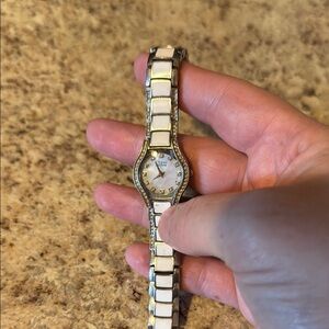 Citizens Eco-Drive Silver crystal & white women’s watch ❤️⏱️⌚️👀Adjustable